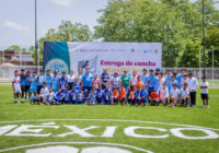 Inauguran dos canchas de pasto sintético en Oluta; impulsan deporte en colonia San Pablo