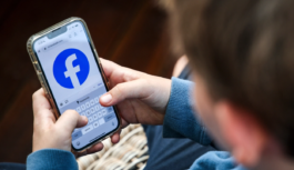 Francia prohíbe las redes sociales a menores de 15 años: ¿En qué va el debate en México?