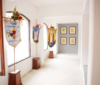 Sala de exhibición de la cultura de Acayucan, abandonada y con heces de animales